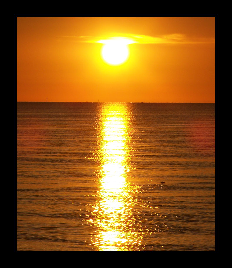 * * * Sonnenuntergang am Wattenmeer * * *