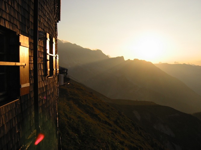 Sonnenuntergang am Watzmannhaus