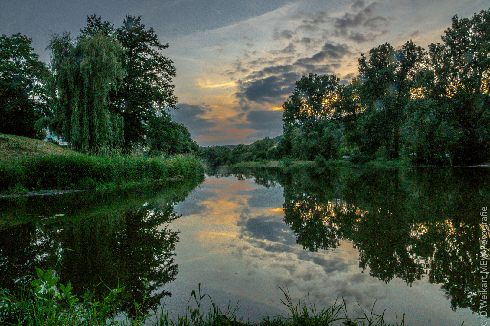 Sonnenuntergang am Wehr