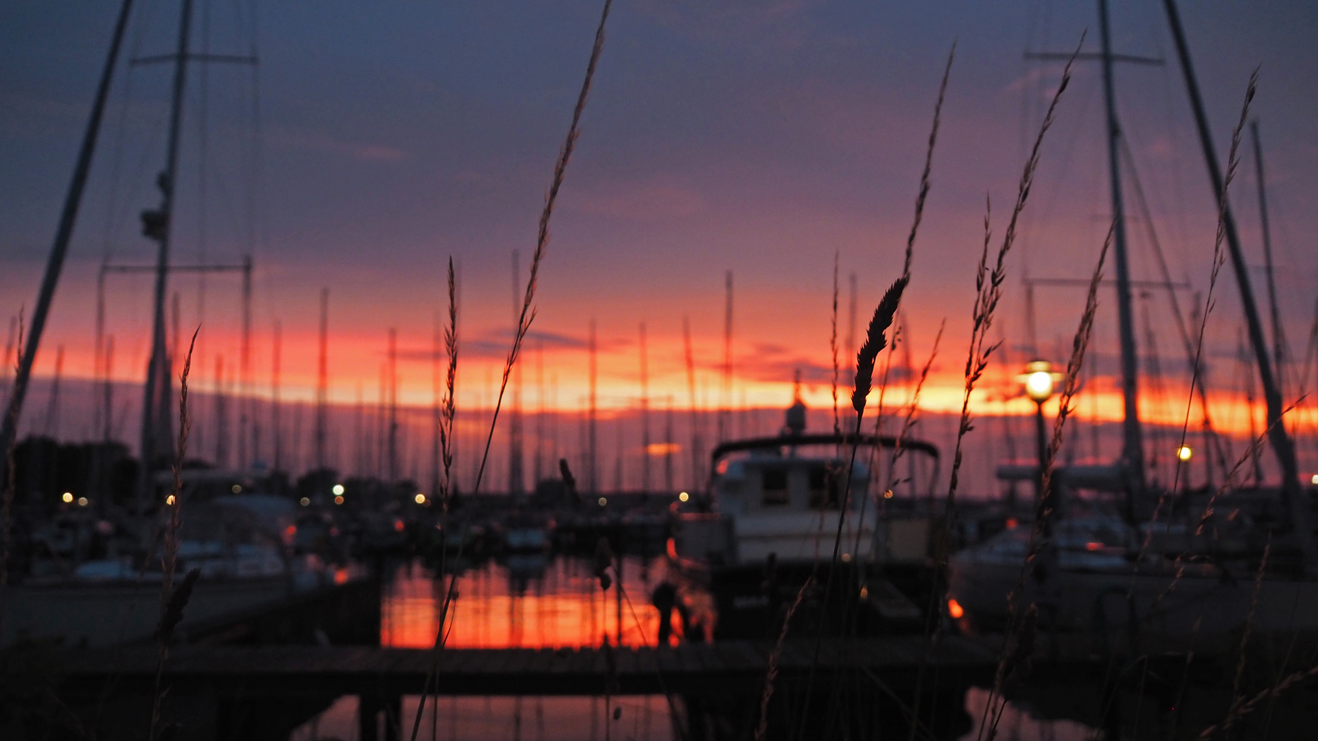 Sonnenuntergang am Yachthafen