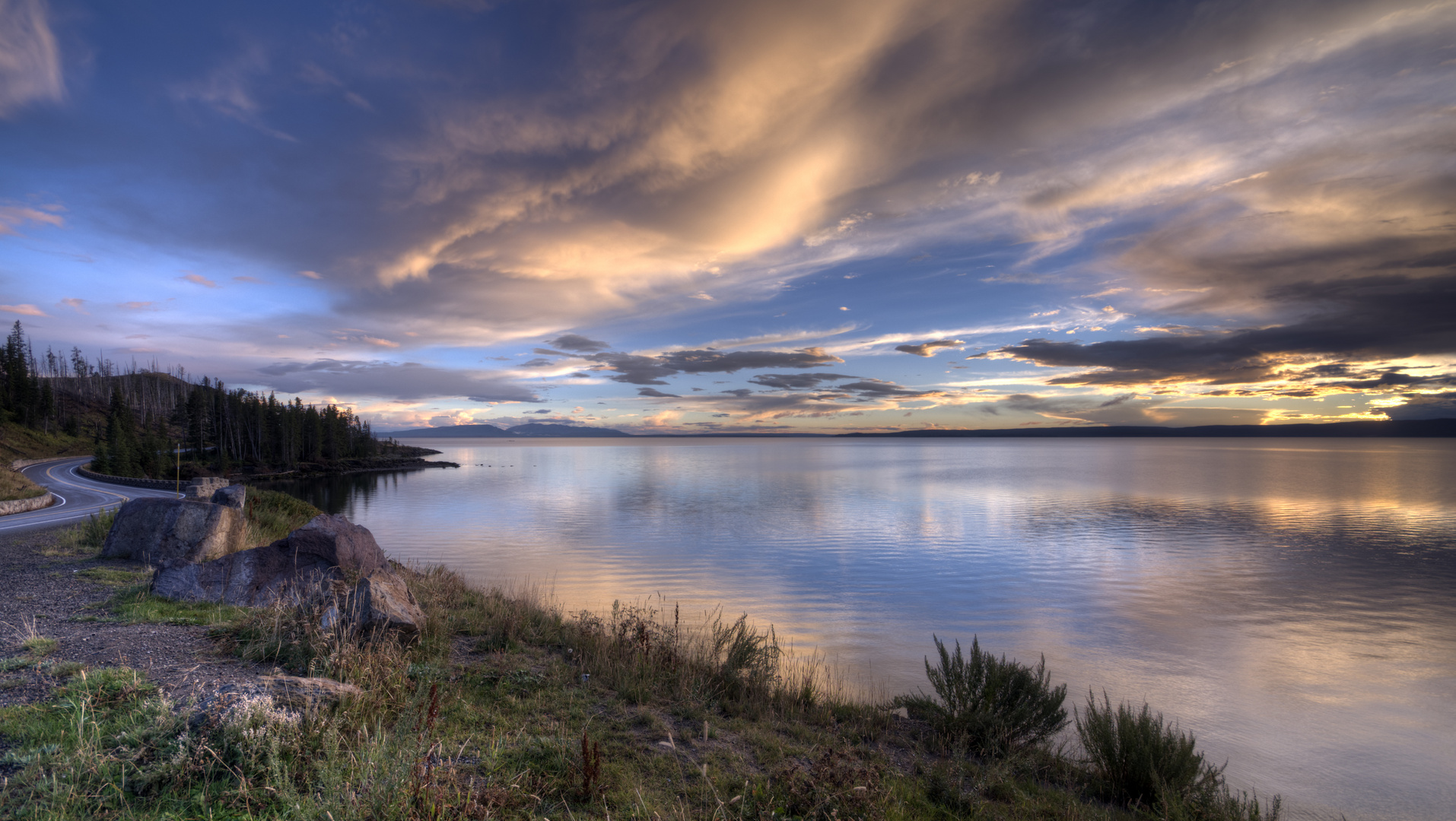 Sonnenuntergang am Yellowstone Lake