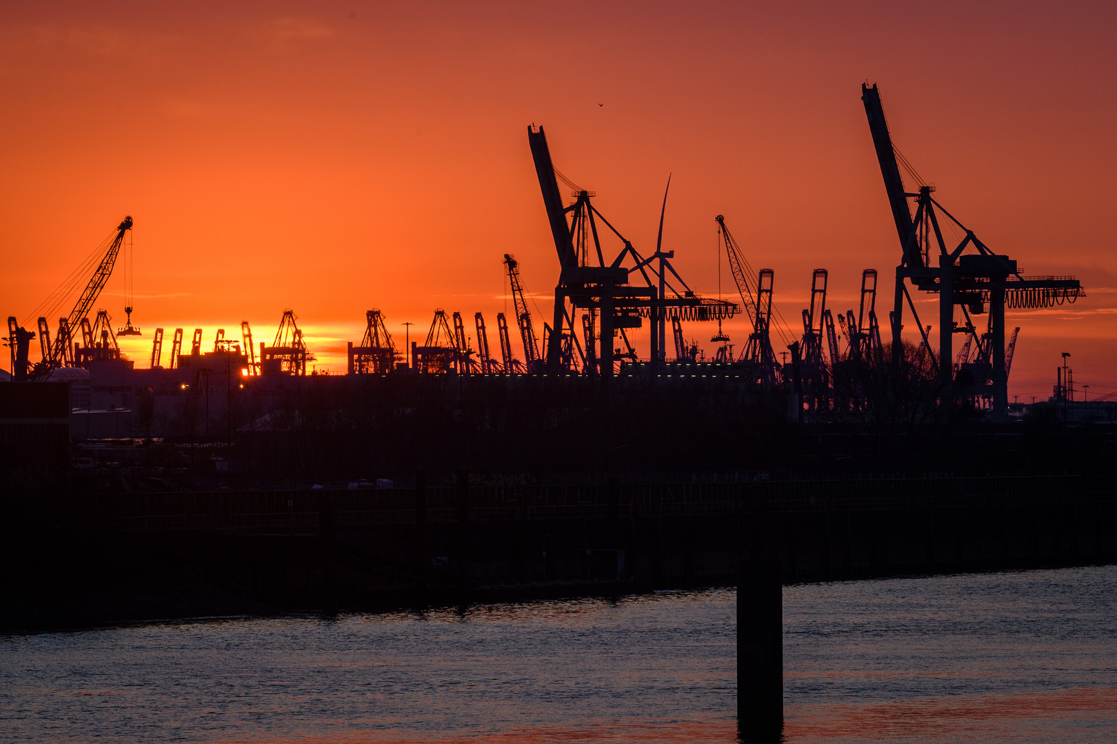 Sonnenuntergang an den Elbbrücken