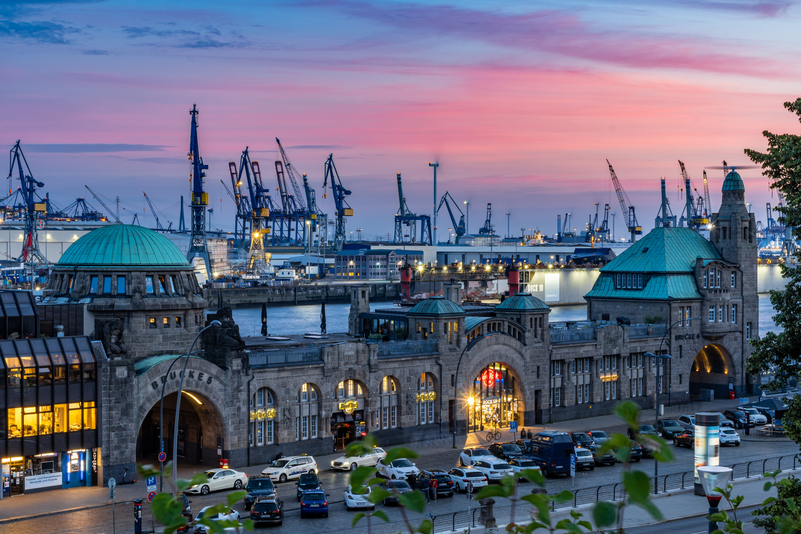 Sonnenuntergang an den Landungsbrücken