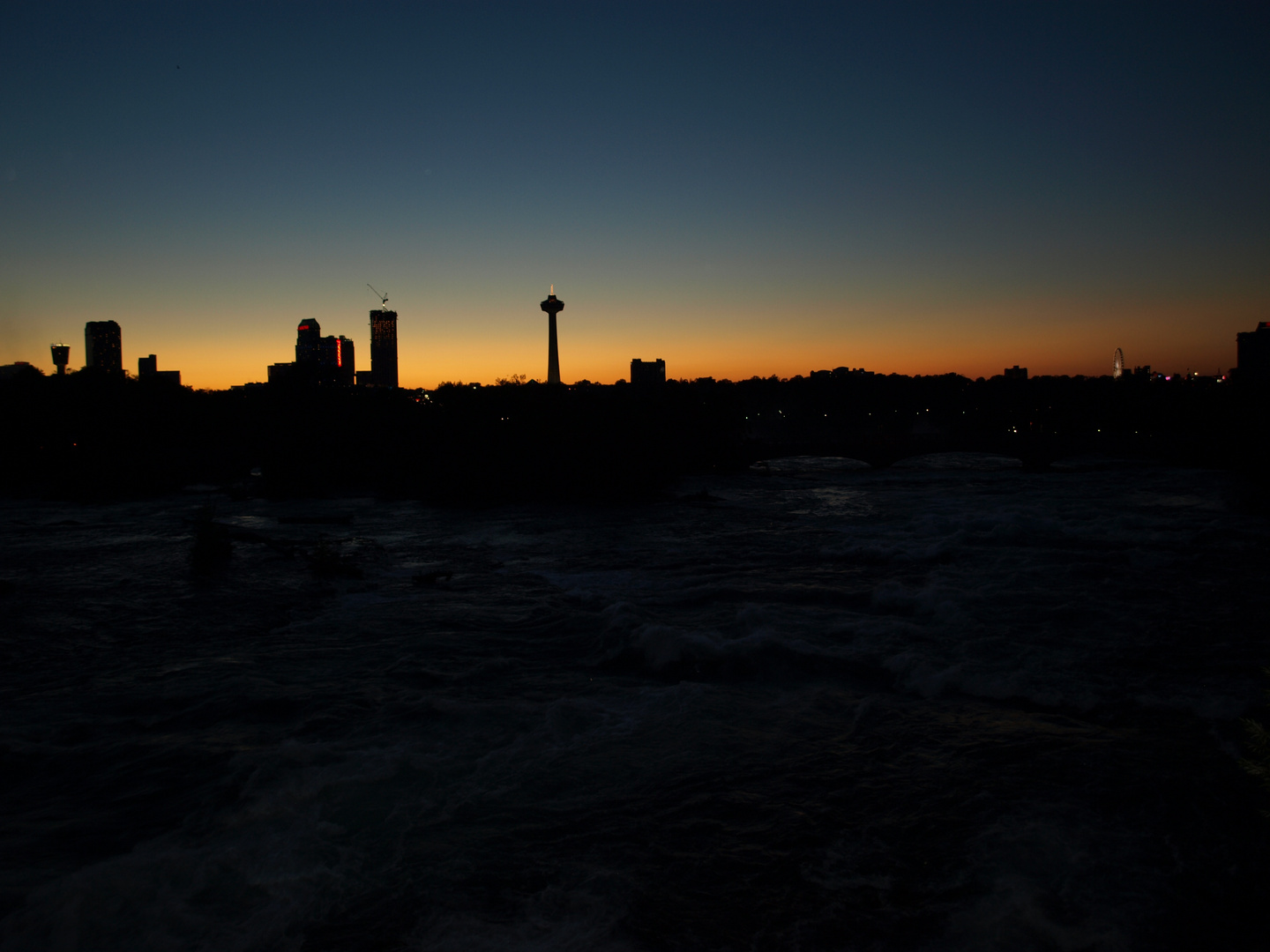 Sonnenuntergang an den Niagara Fällen