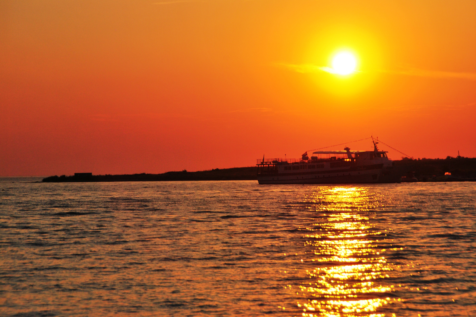 Sonnenuntergang an der Adriaküste in Kroatien