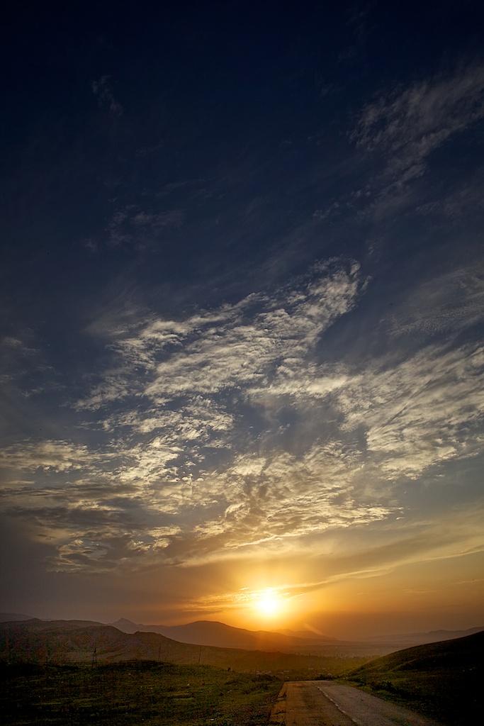 Sonnenuntergang an der alten Strasse nach Gori