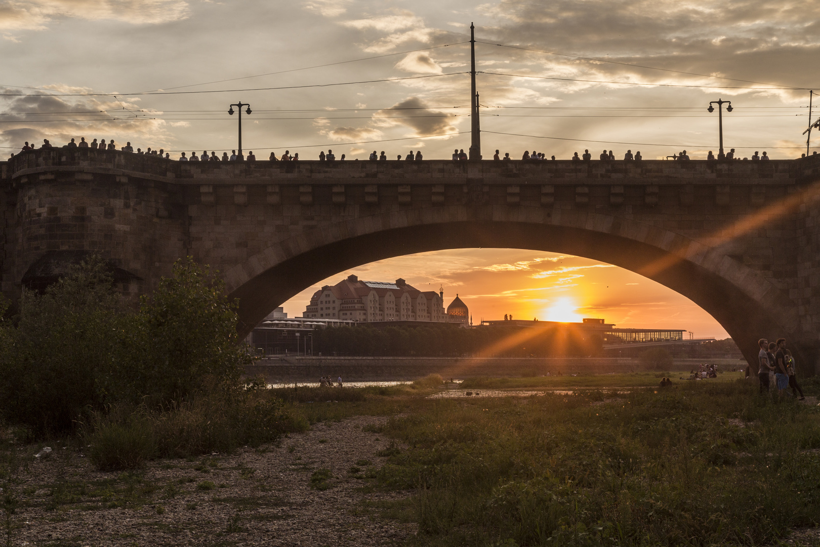 Sonnenuntergang an der Augustusbrücke in Dresden