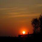 sonnenuntergang an der autobahn