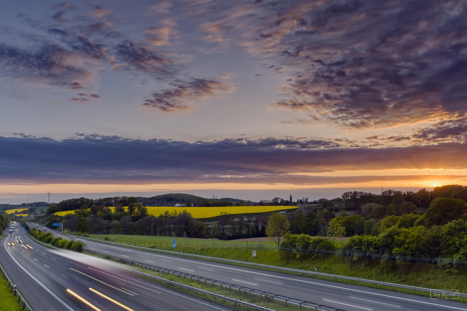 Sonnenuntergang an der BAB 2.. / Sun goes down..