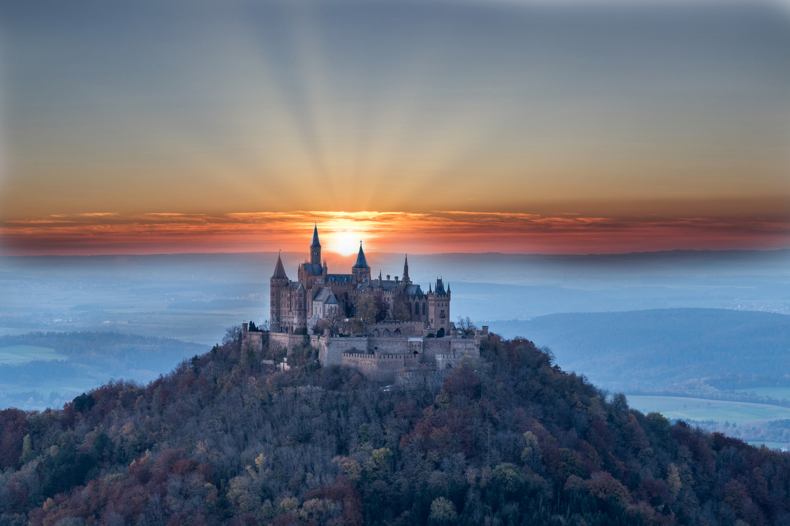 Sonnenuntergang an der Burg Hohenzollern