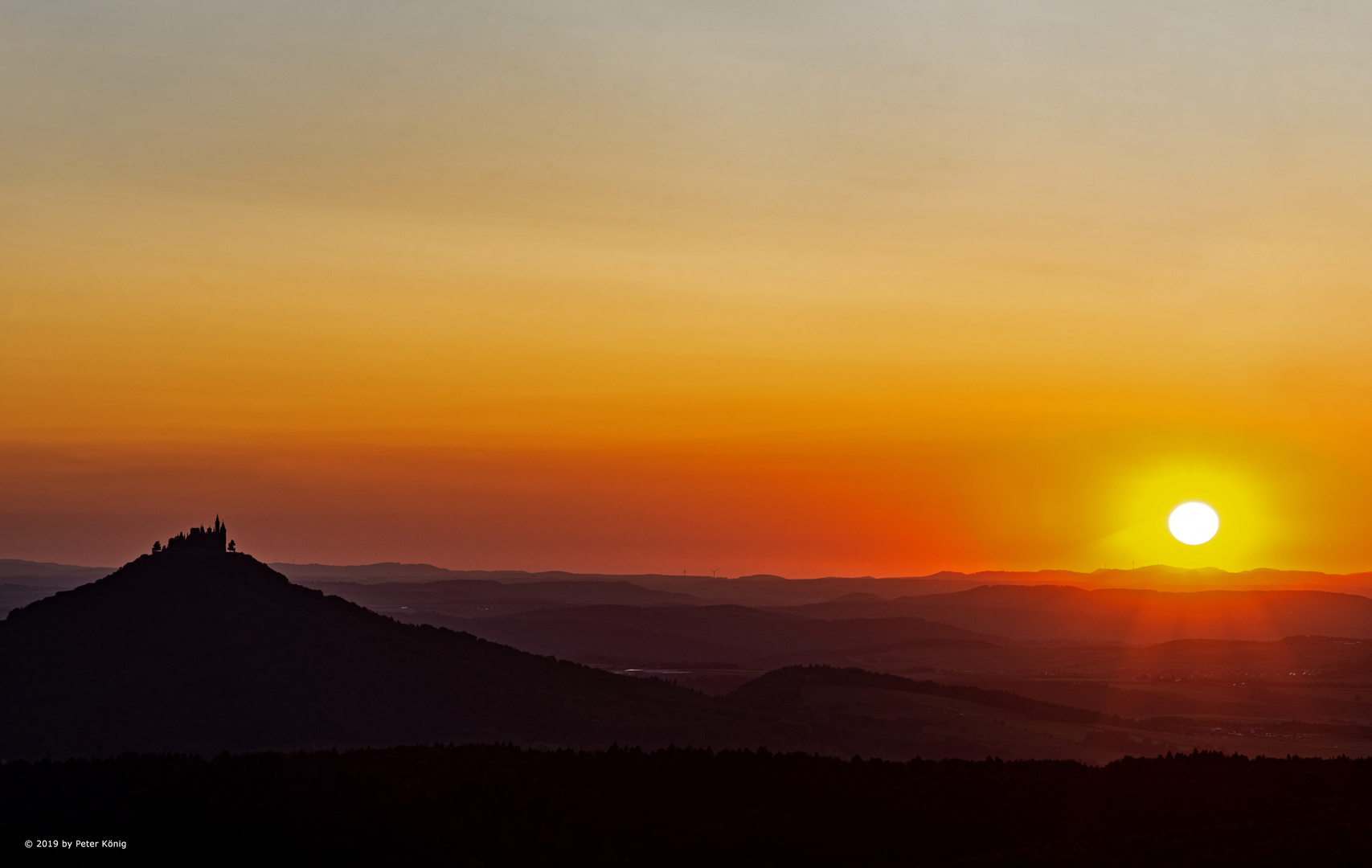 Sonnenuntergang an der Burg Hohenzollern