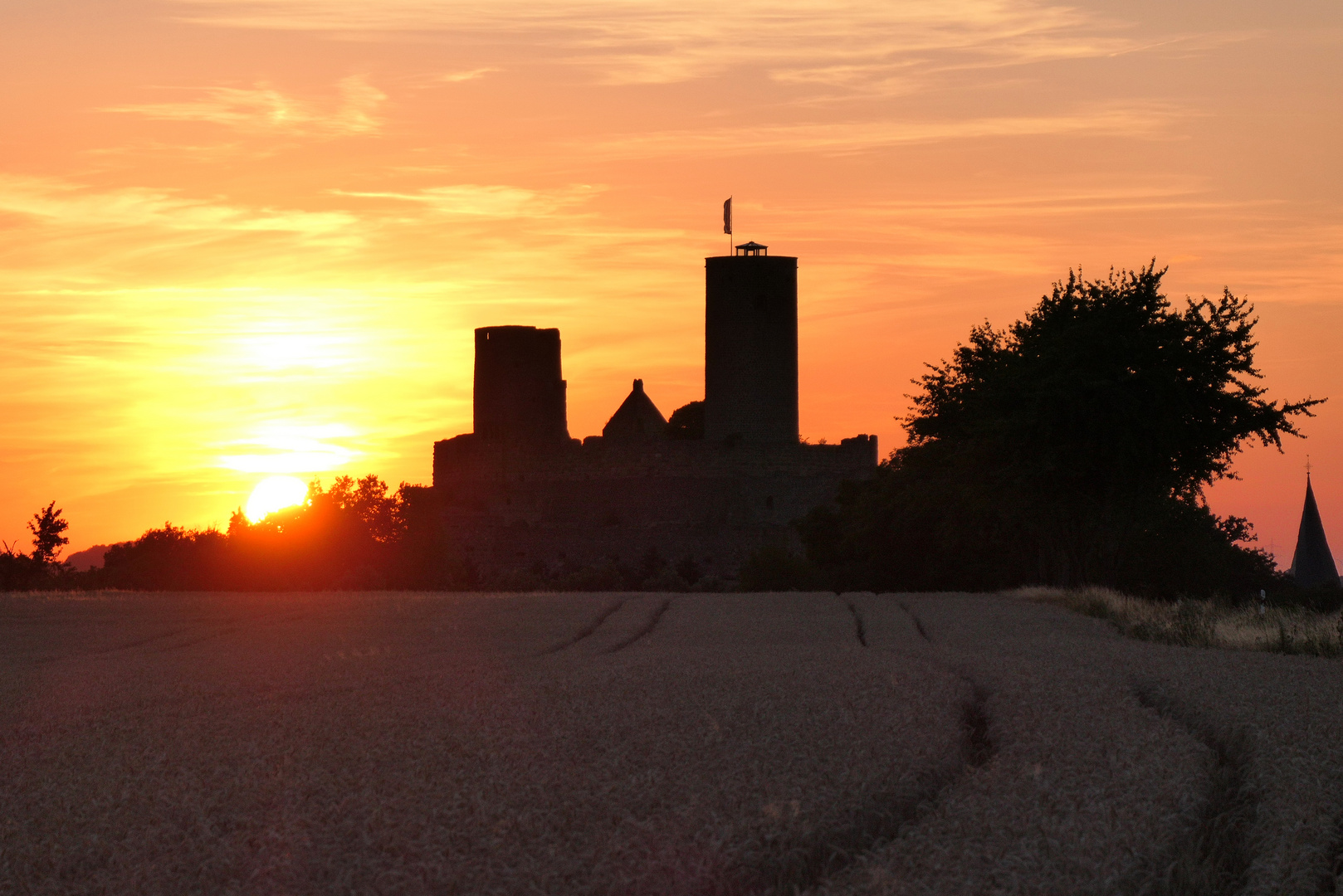 Sonnenuntergang an der Burg Münzenberg