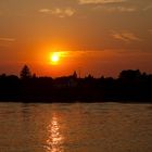 Sonnenuntergang an der Donau.........