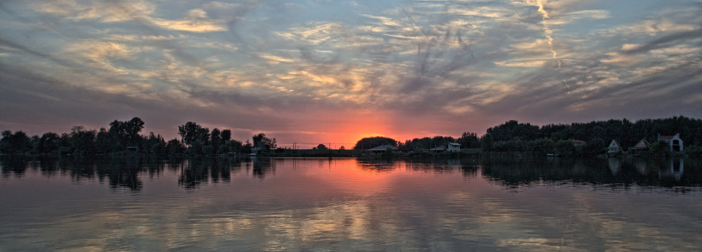 Sonnenuntergang an der Donau