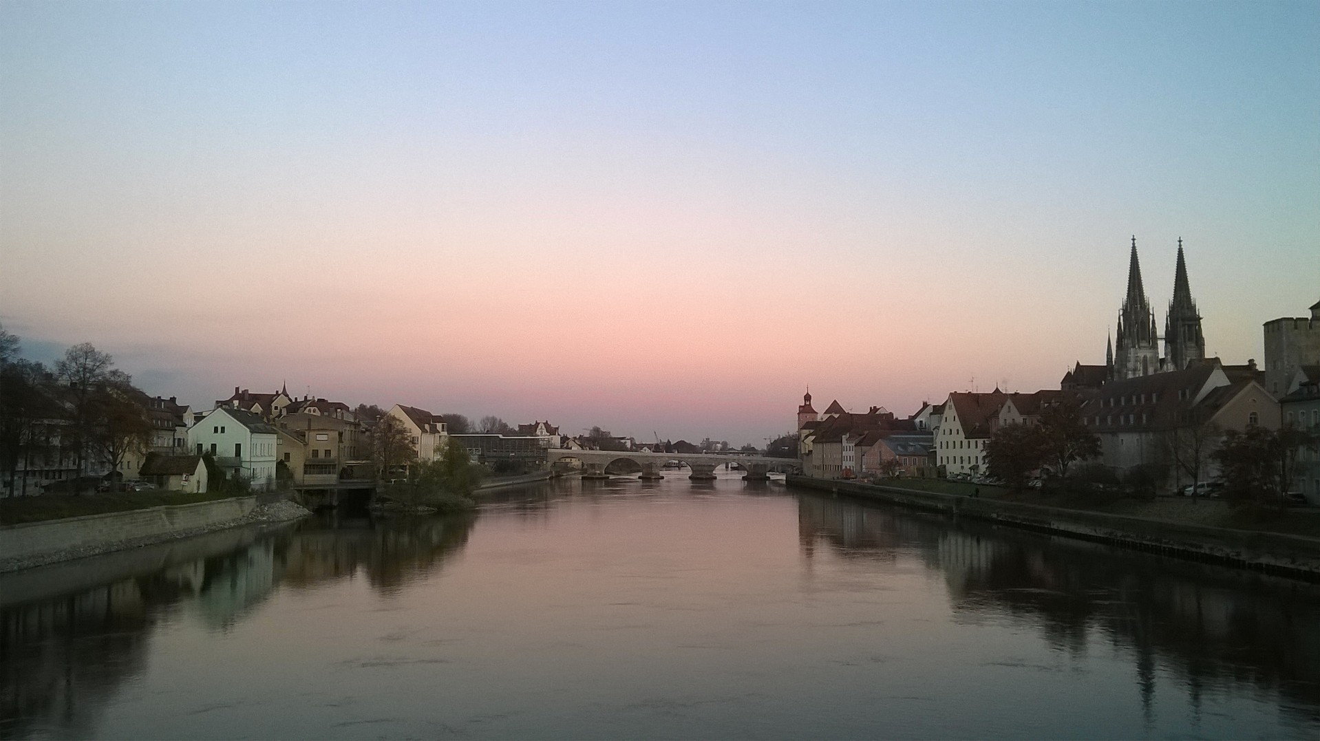 Sonnenuntergang an der Donau