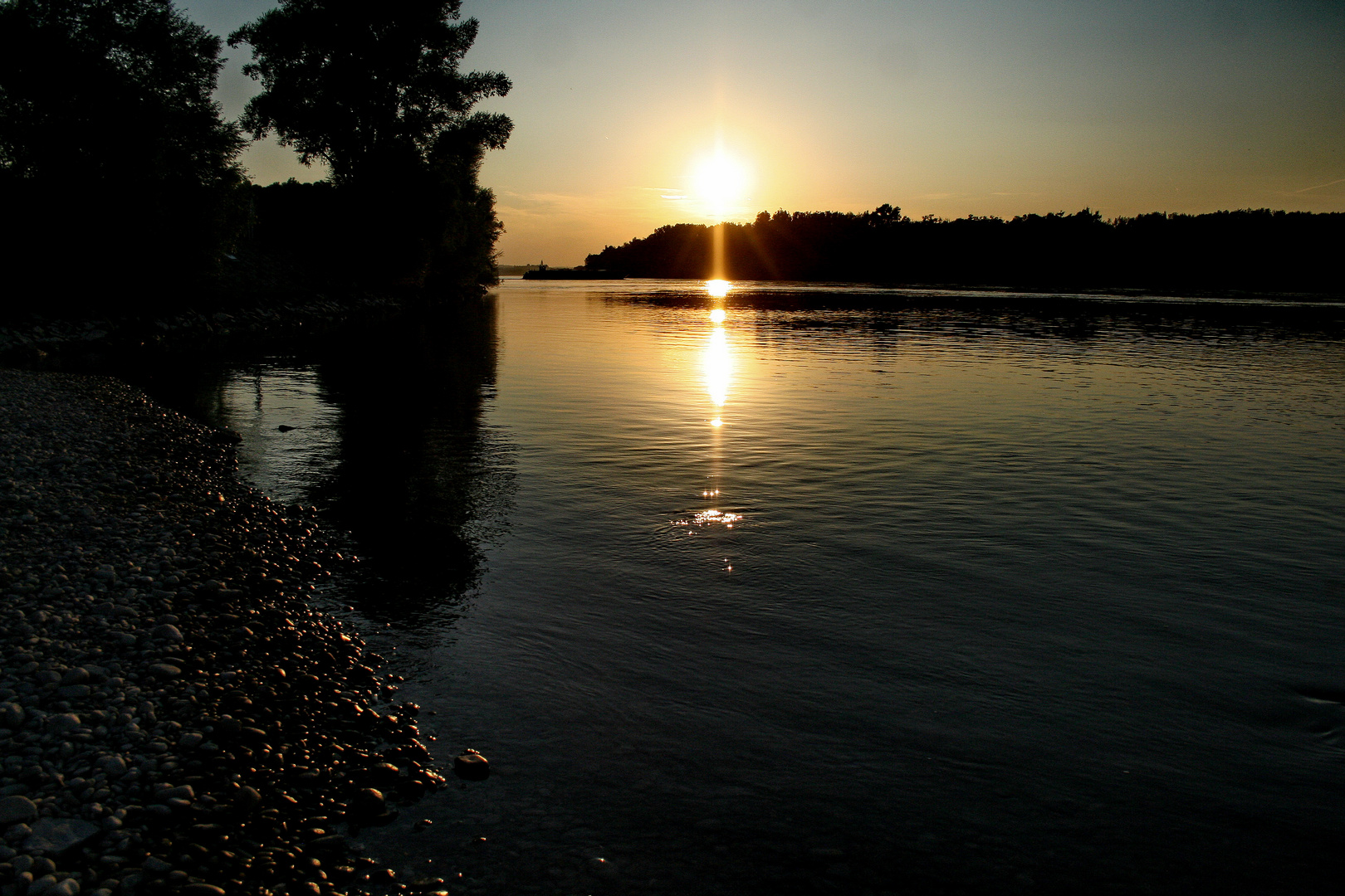 Sonnenuntergang an der Donau