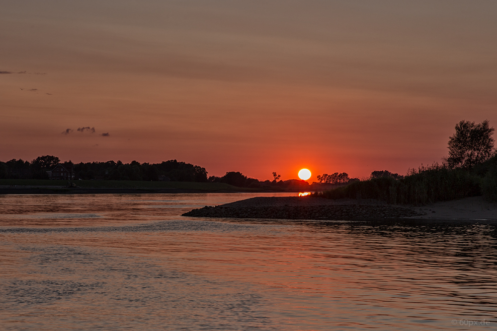 Sonnenuntergang an der Elbe 0814