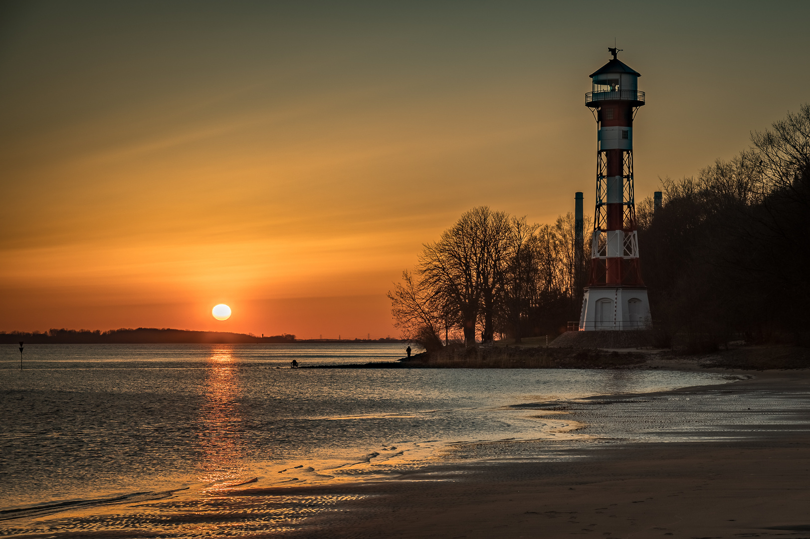 Sonnenuntergang an der Elbe 1