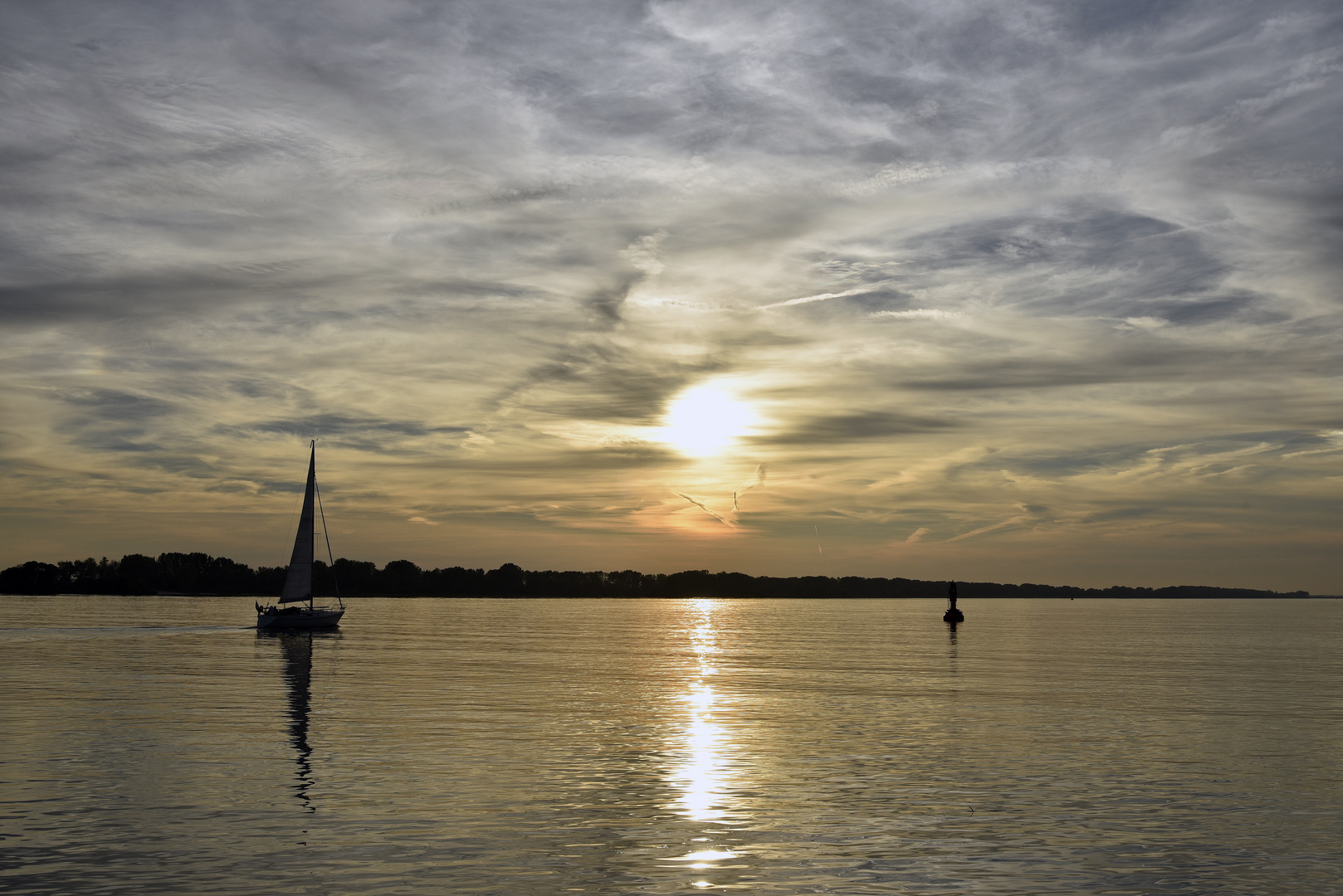 Sonnenuntergang an der Elbe