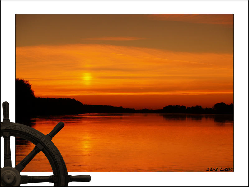 Sonnenuntergang an der Elbe