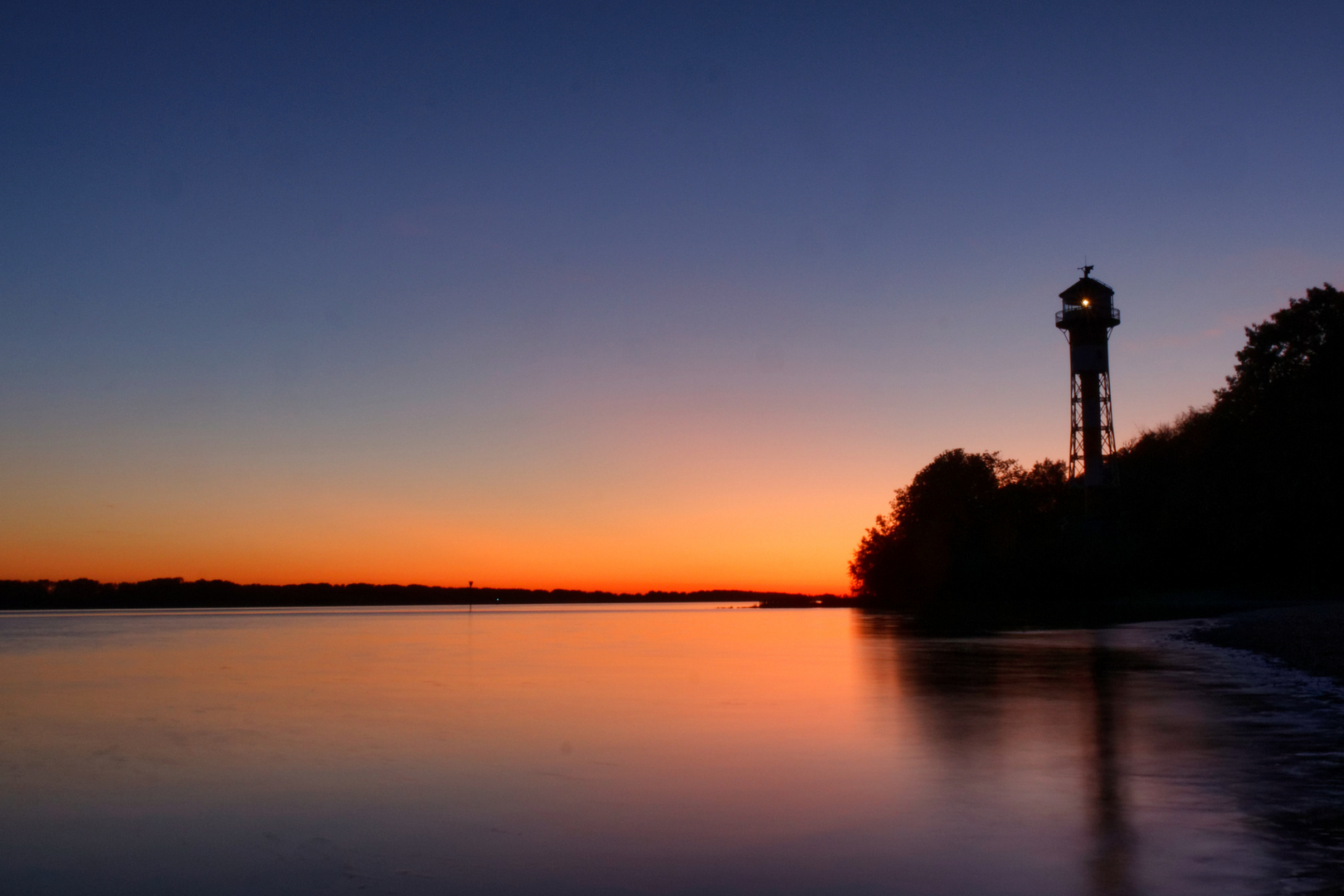 Sonnenuntergang an der Elbe