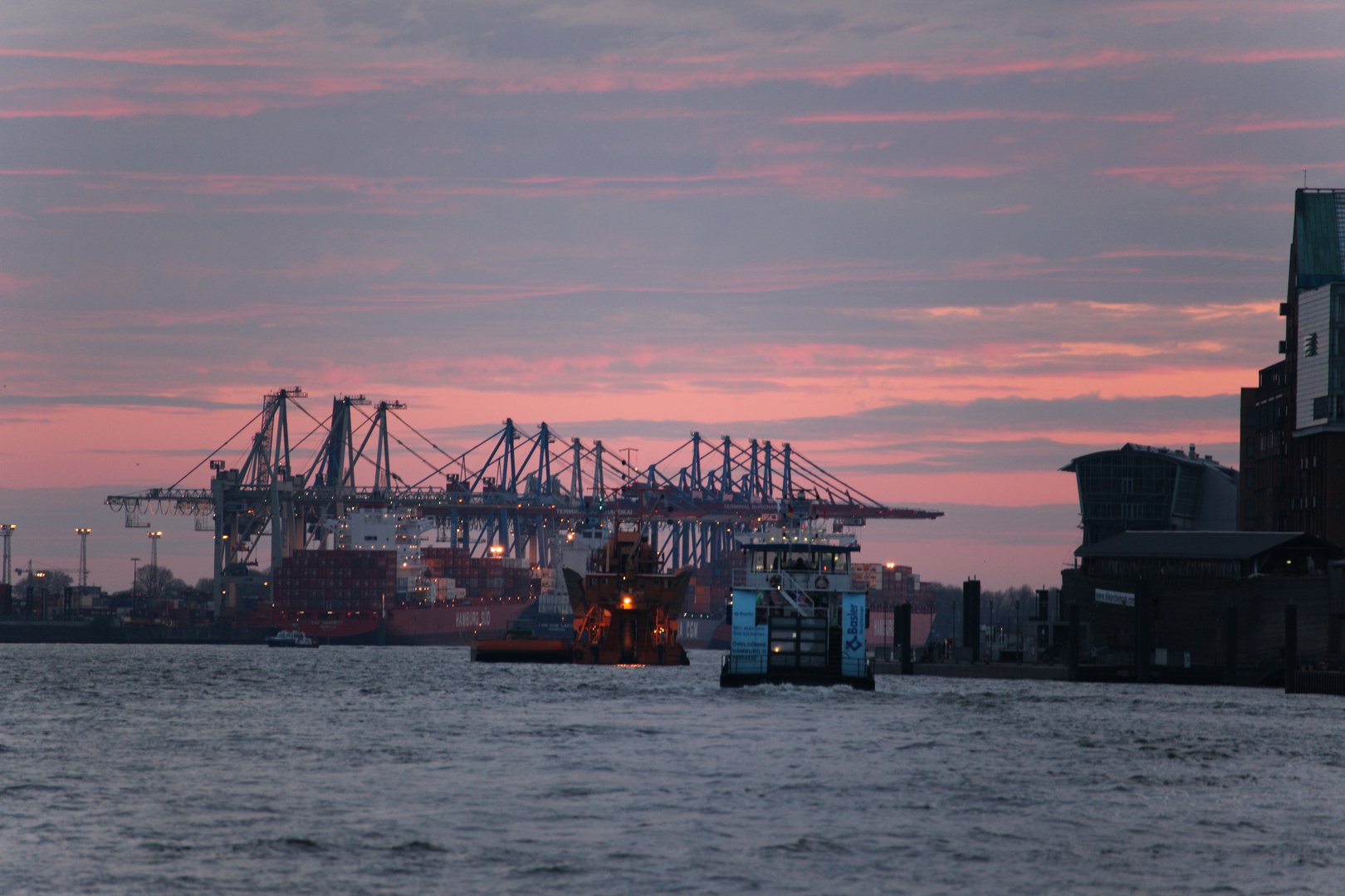 Sonnenuntergang an der Elbe