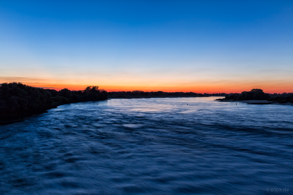 Sonnenuntergang an der Elbe