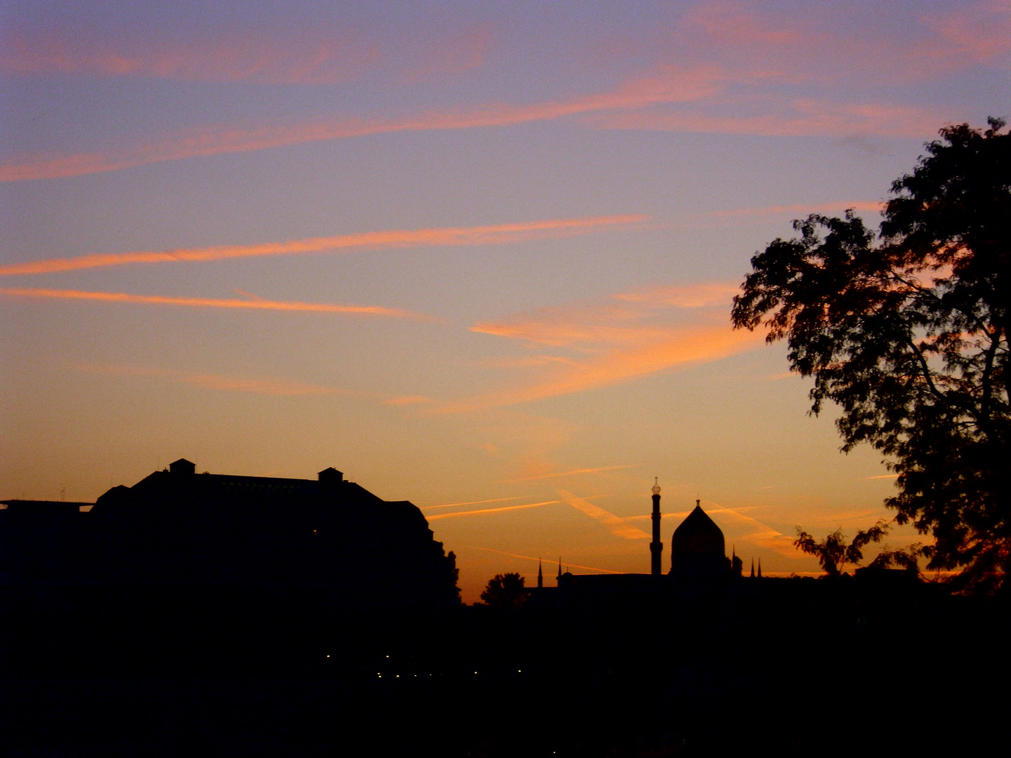 Sonnenuntergang an der Elbe