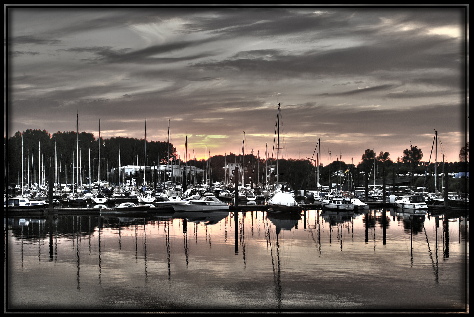 Sonnenuntergang an der Elbe