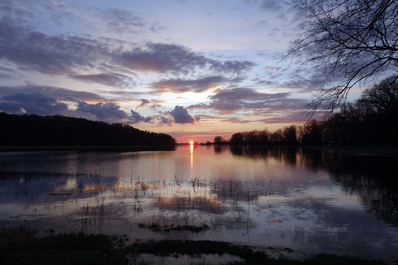 Sonnenuntergang an der Elbe