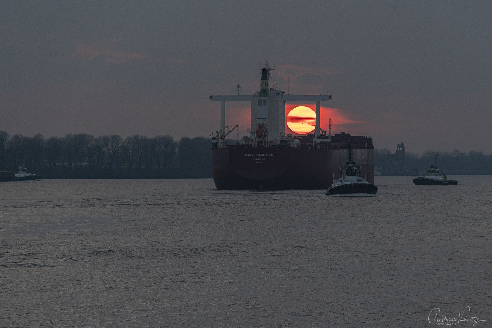 Sonnenuntergang an der Elbe