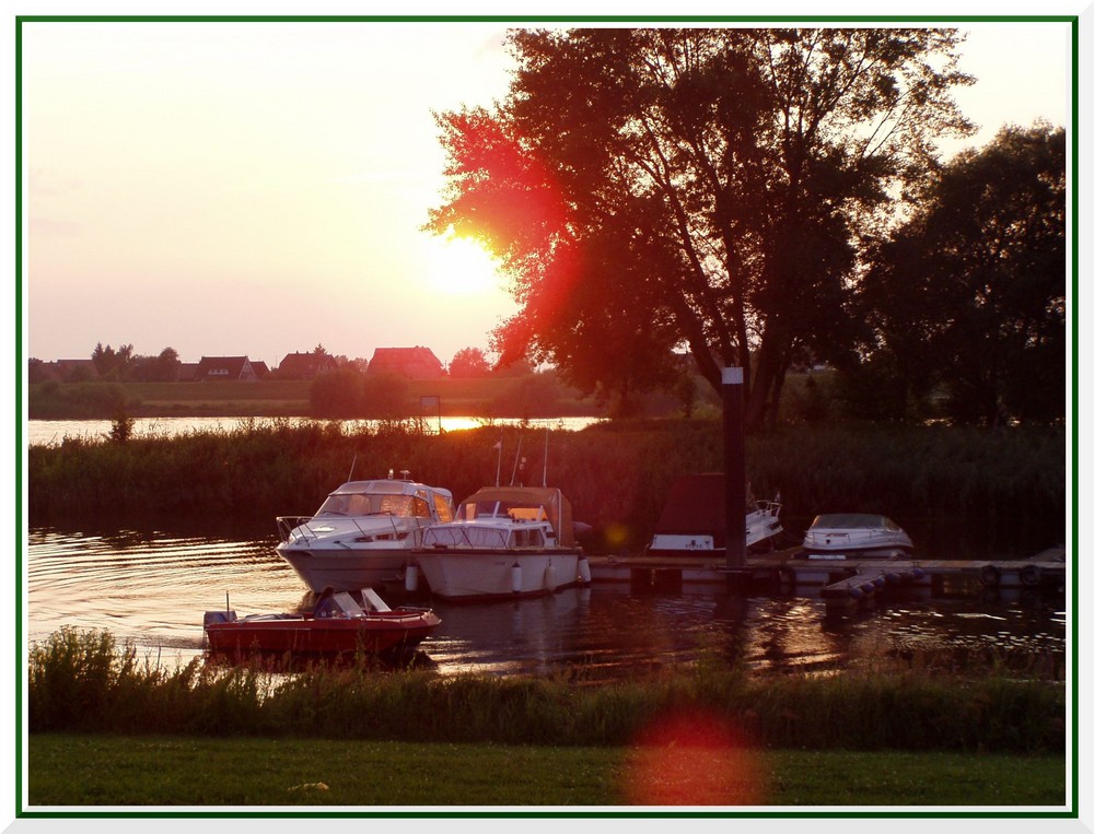 Sonnenuntergang an der Elbe