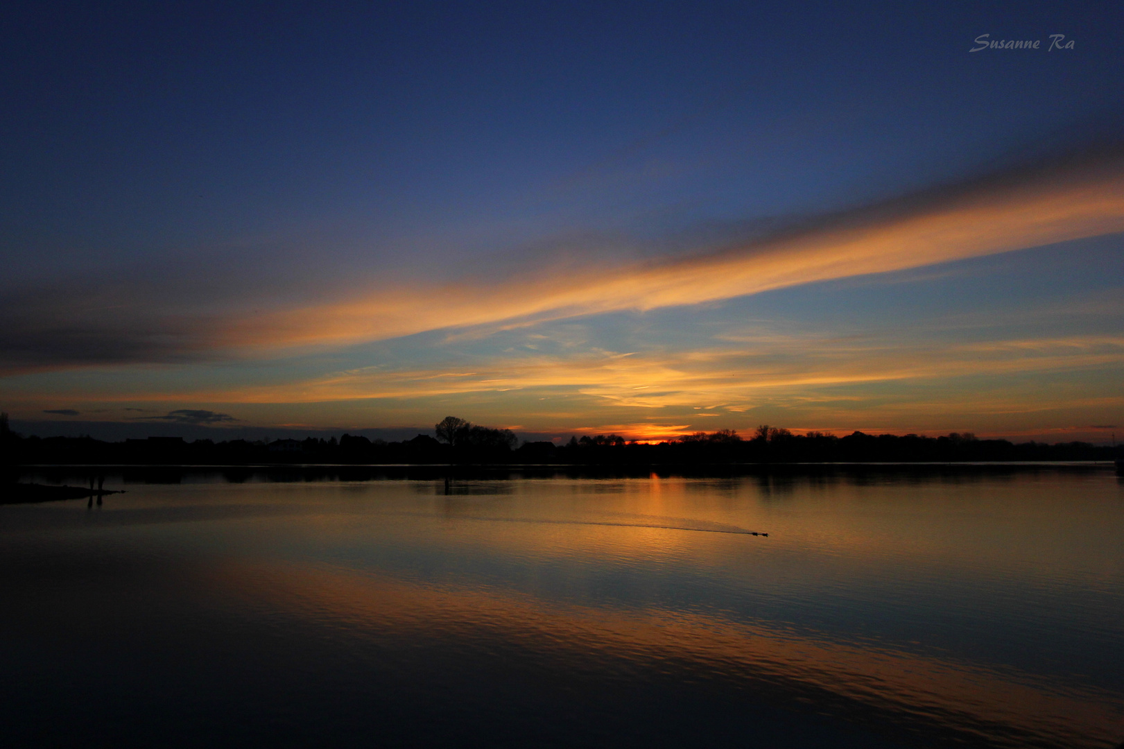 Sonnenuntergang an der Elbe