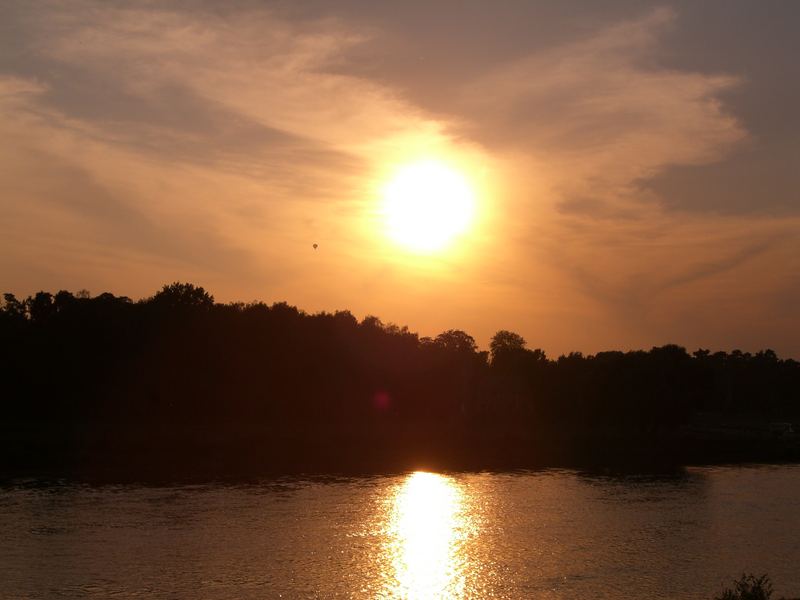 Sonnenuntergang an der Elbe nähe Dresden