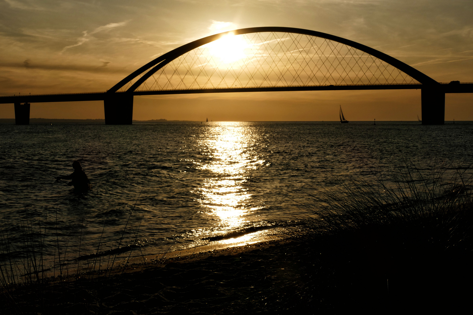 Sonnenuntergang an der Fehmarnsundbrücke