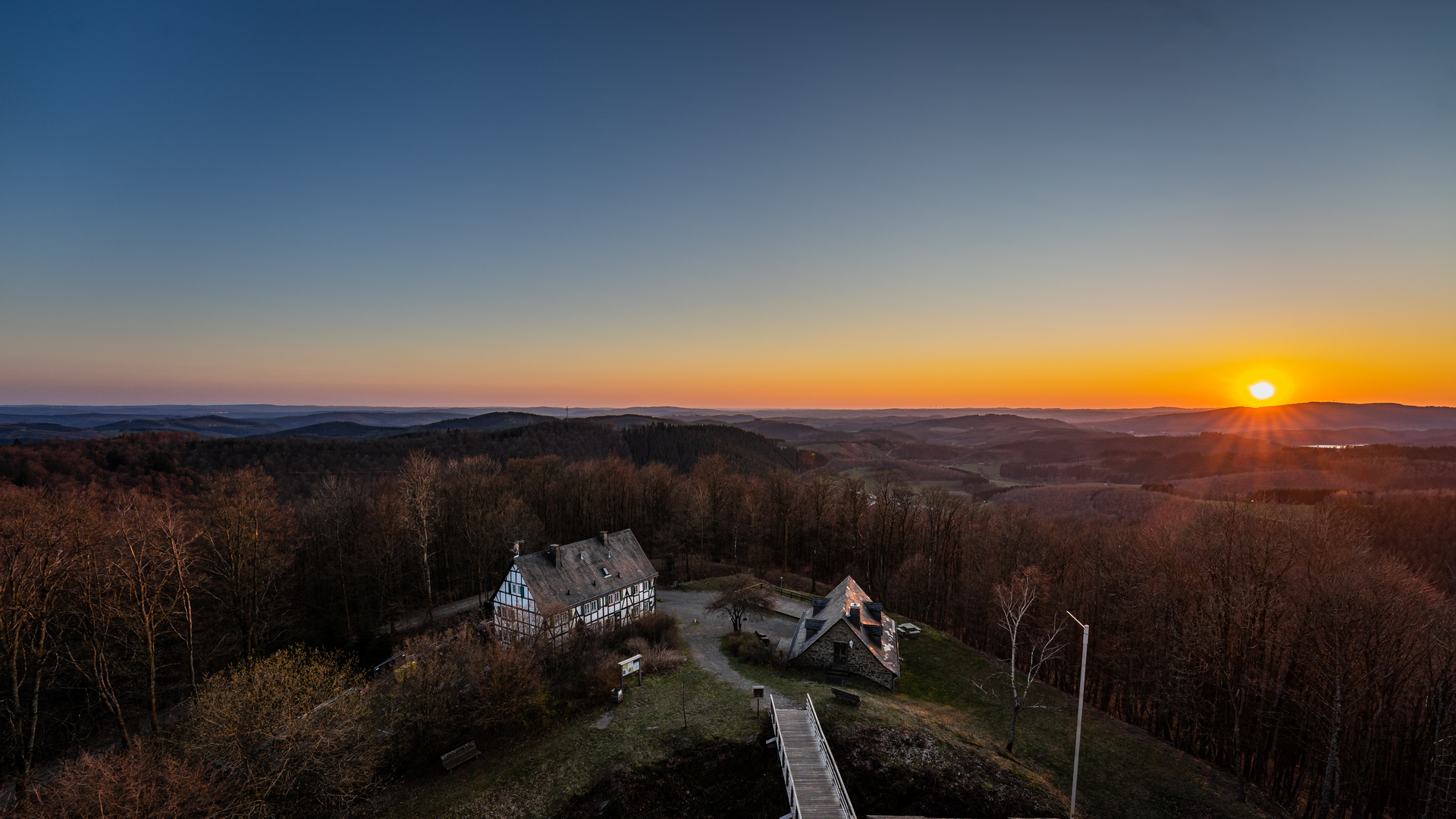 Sonnenuntergang an der Ginsburg