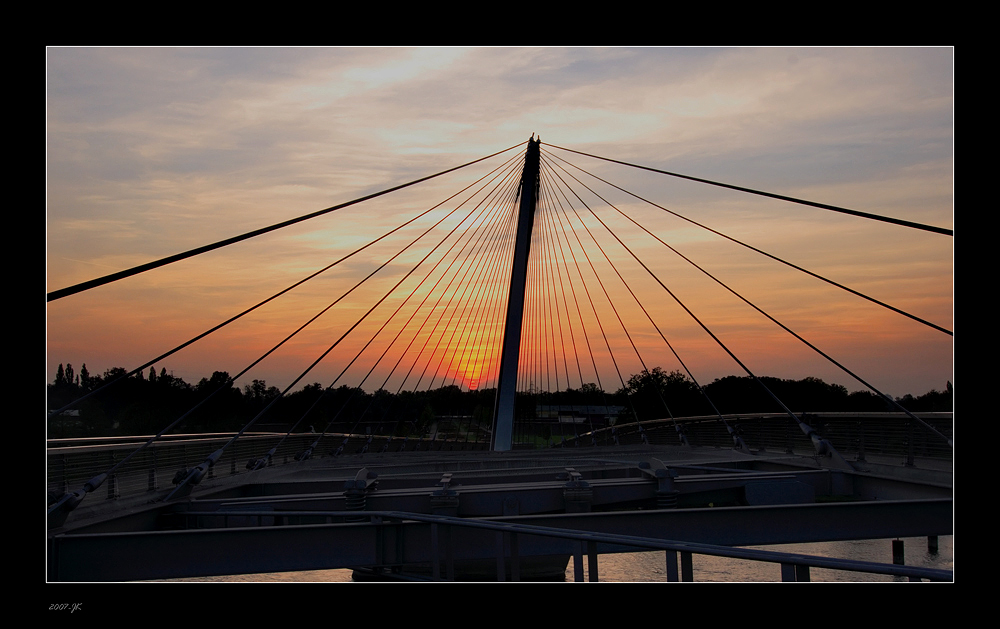 Sonnenuntergang an der Grenze (1)