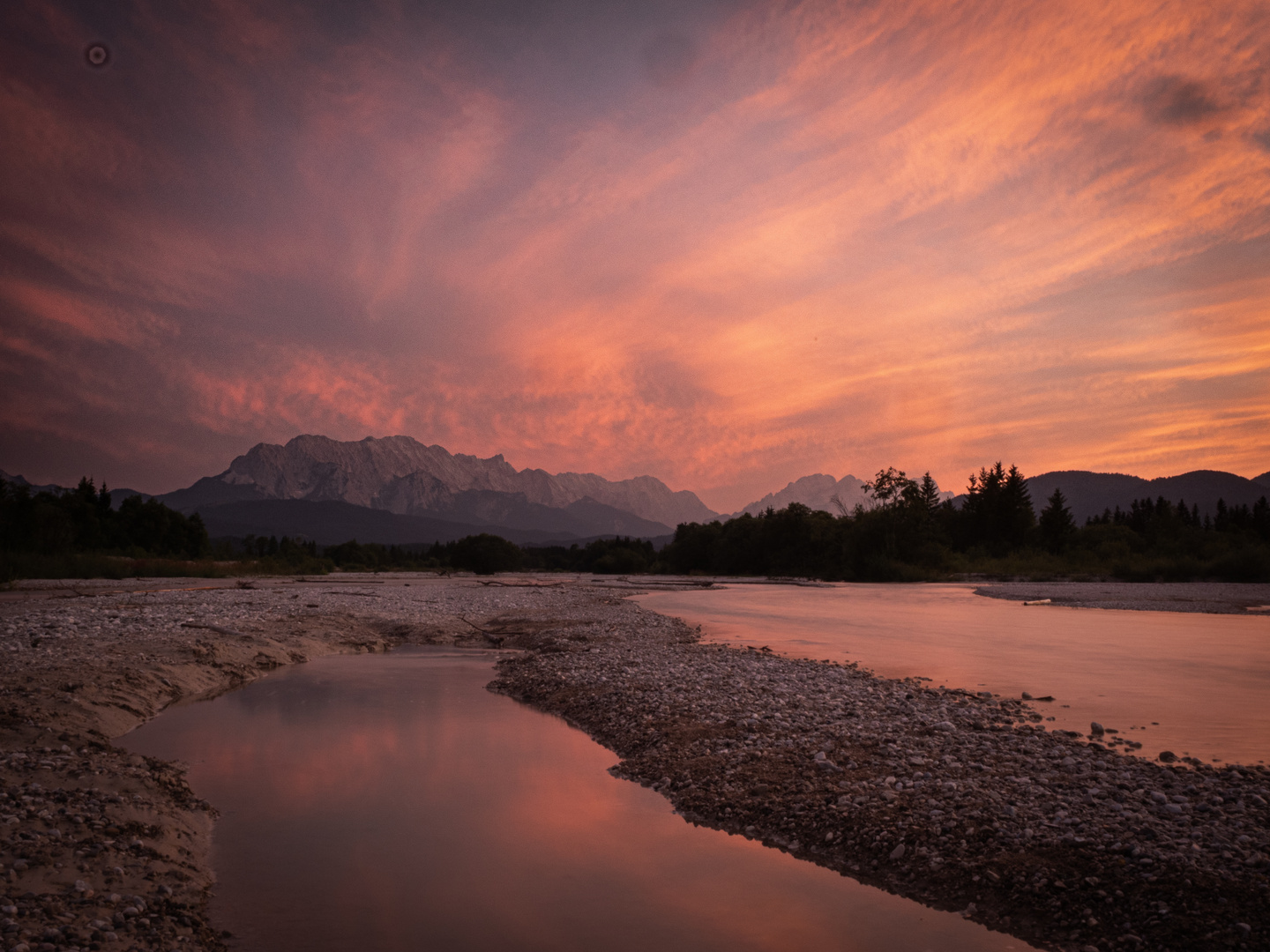 Sonnenuntergang an der Isarmündung