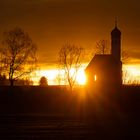 Sonnenuntergang an der Kapelle