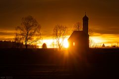 Sonnenuntergang an der Kapelle