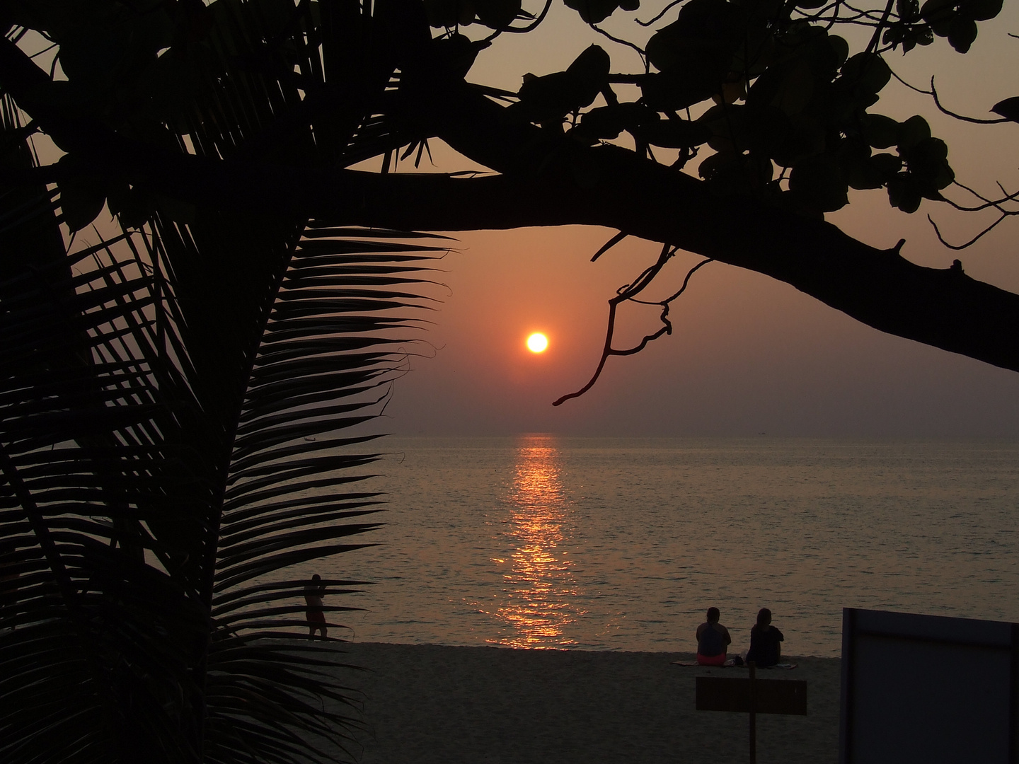 Sonnenuntergang an der Karon Beach/Phuket