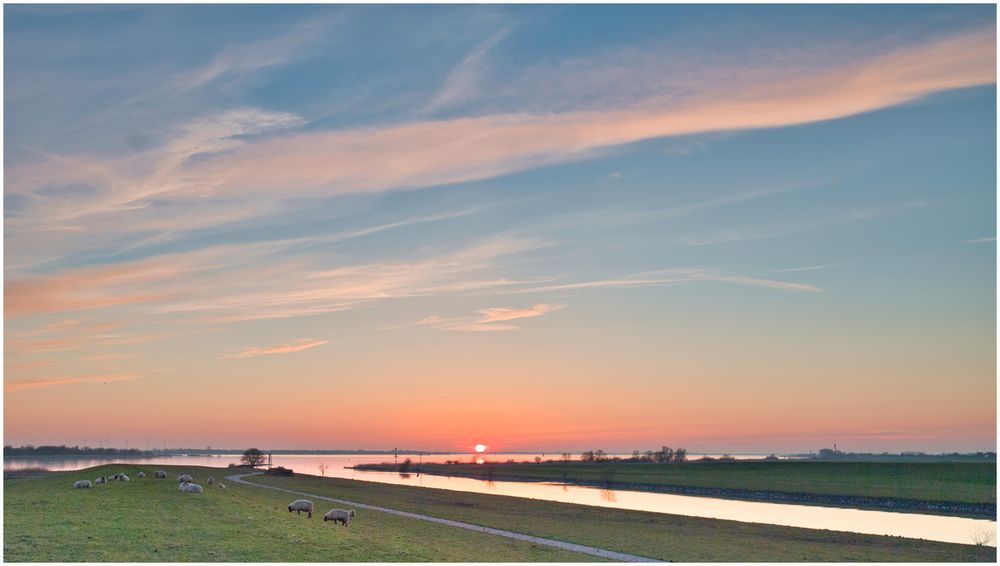 Sonnenuntergang an der Krückaumündung