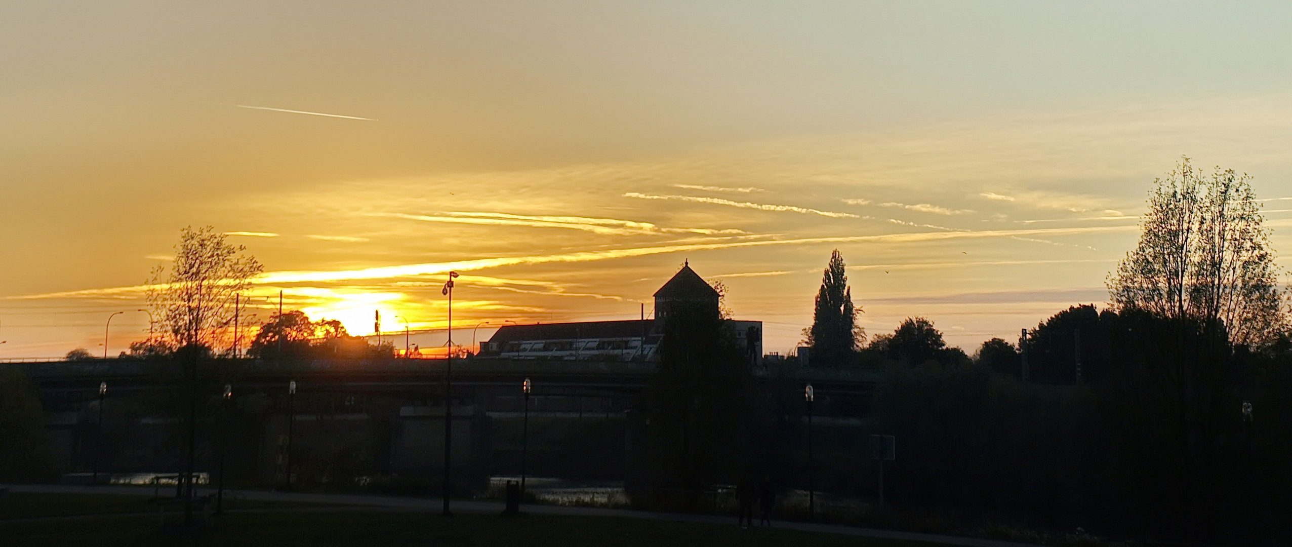 Sonnenuntergang an der Maas 2