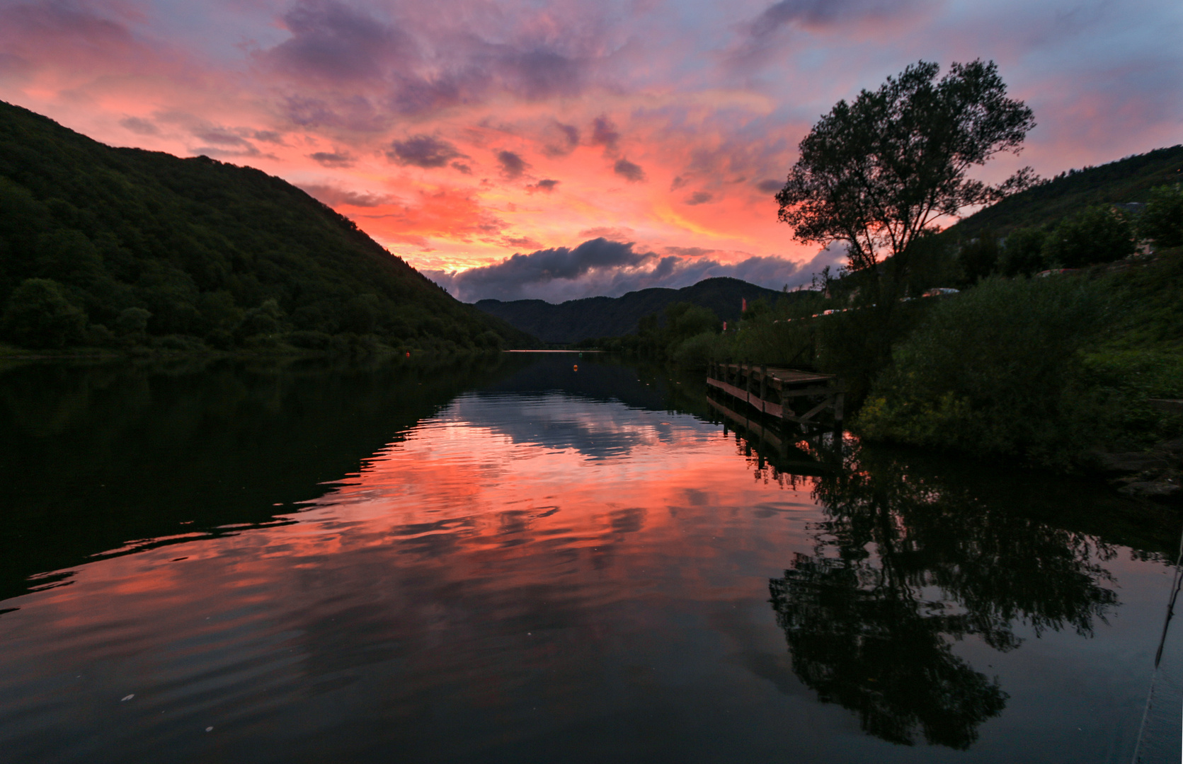 Sonnenuntergang an der Mosel