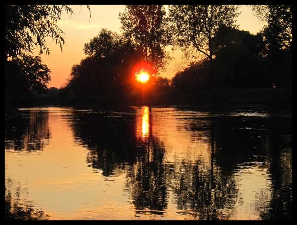 Sonnenuntergang an der Mulde