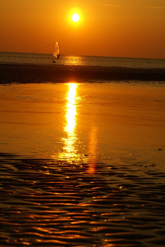 Sonnenuntergang an der Nordsee im Juni