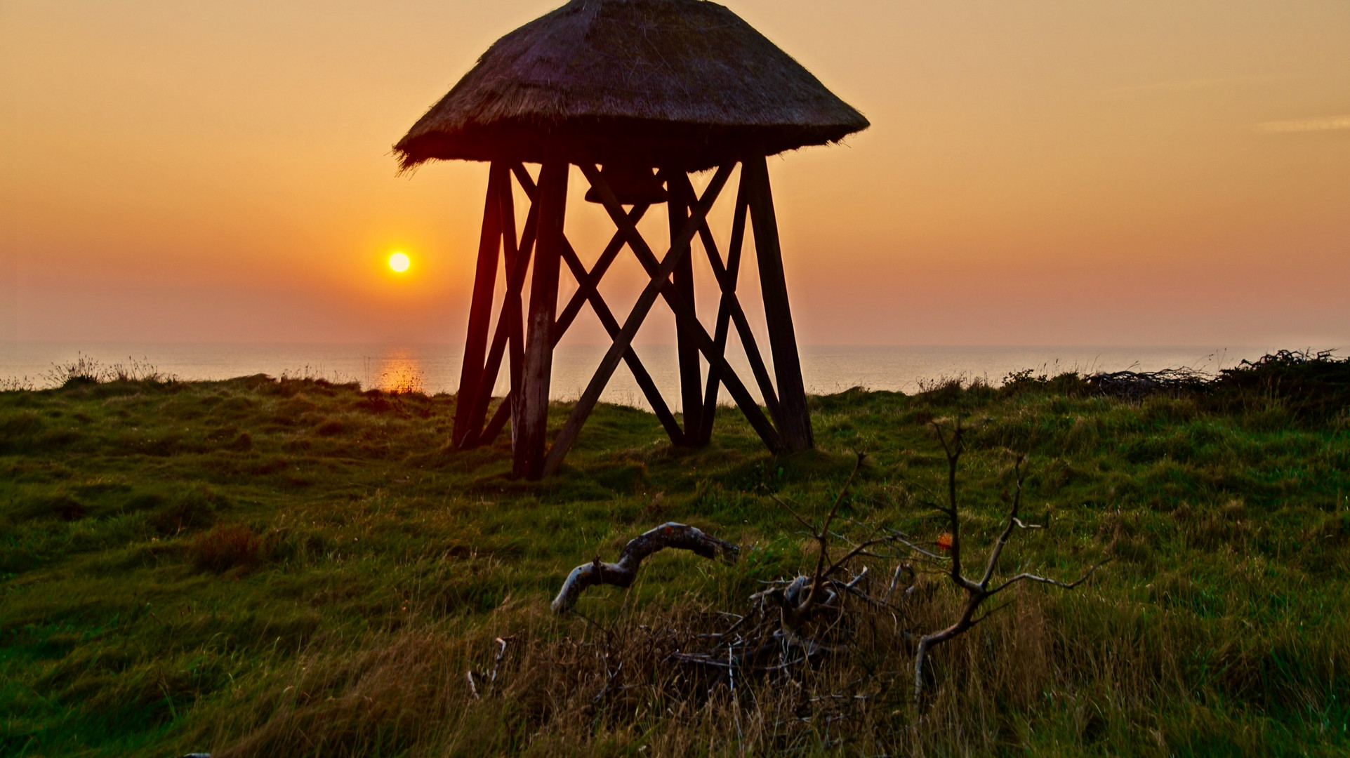 Sonnenuntergang an der Nørre Lyngby Glocke