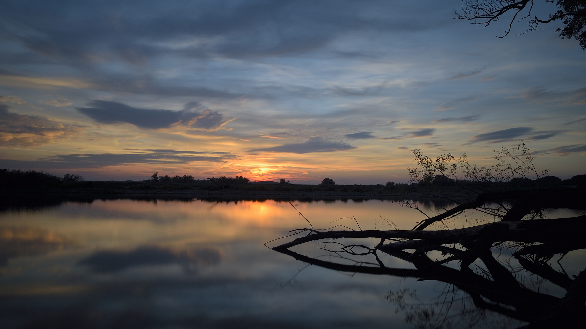 Sonnenuntergang an der Oder