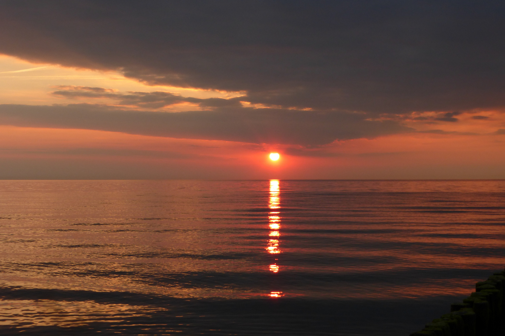 Sonnenuntergang an der Ostsee am Abend 
