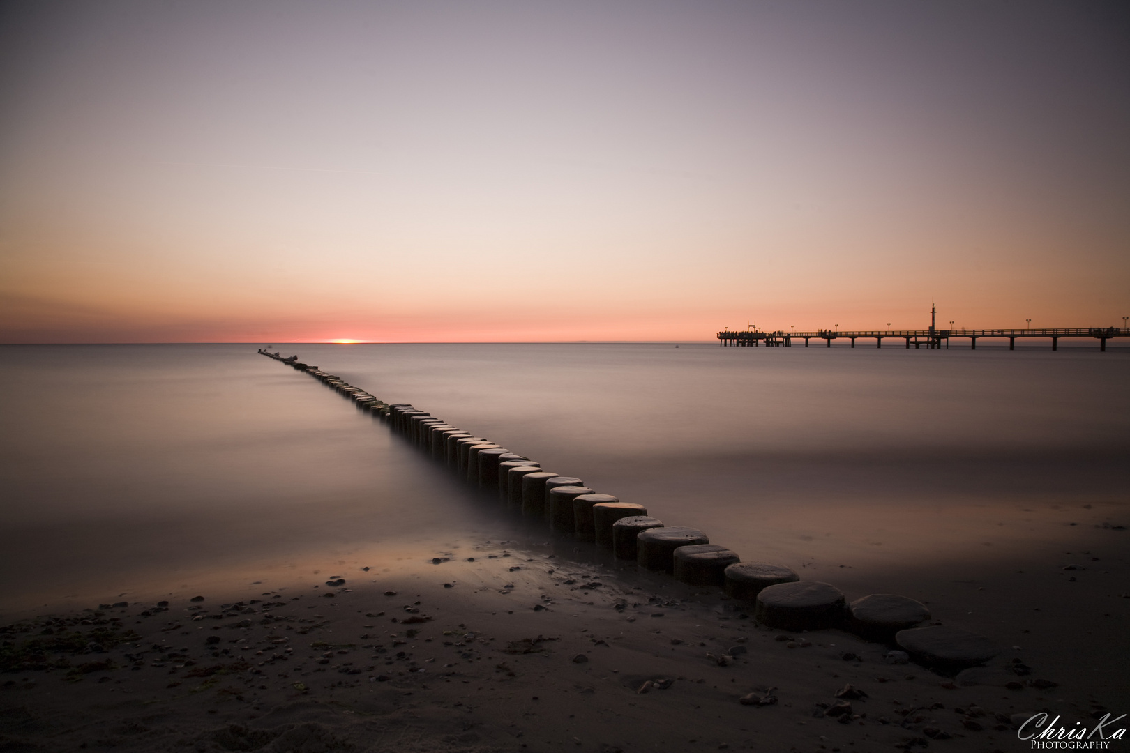 Sonnenuntergang an der Ostseebrücke im Ostseebad Wustrow